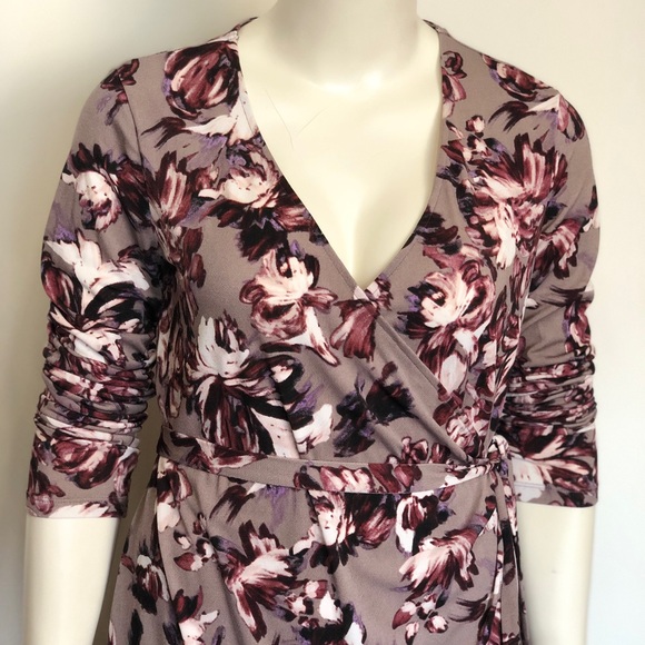 Simply Vera Wang Wrap Dress - Picture 4 of 12